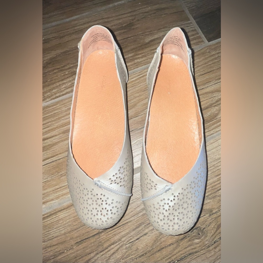 Olukai Pueo Perf ballet flat